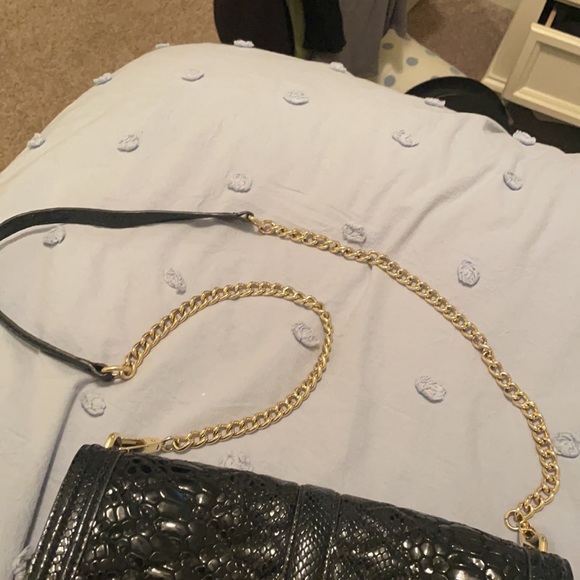 Rebecca Minkoff 11x7x3 gold chain navy purse - Picture 5 of 9